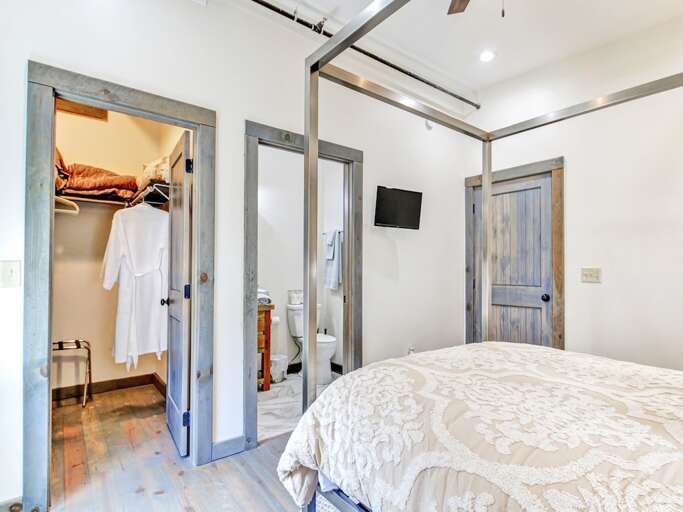 Blue Ridge Loft: Bedroom 1 Blue Ridge Loft: Bedroom 1