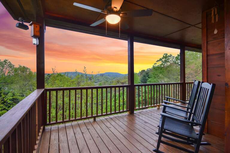 Year round long range mountain views