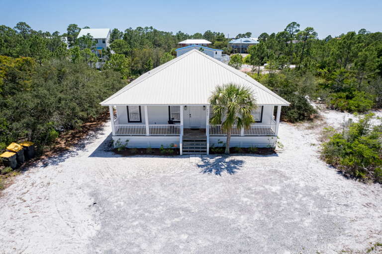 Experience paradise at our Gulf Shores, AL rental! Relax in our luxurious home, steps away from the sugar-white sand beaches and emerald waters. Perfect for a family vacation or a romantic getaway.