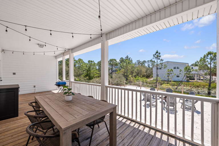 Out door dinning available. This can accommodate 6 people.