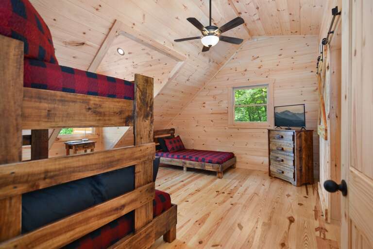 Bedroom #2- bunk room, 1 full and two twins Bedroom #2- bunk room, 1 full and two twins