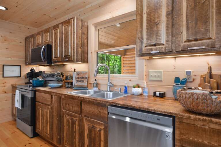 Fully stocked kitchen for all your cooking needs