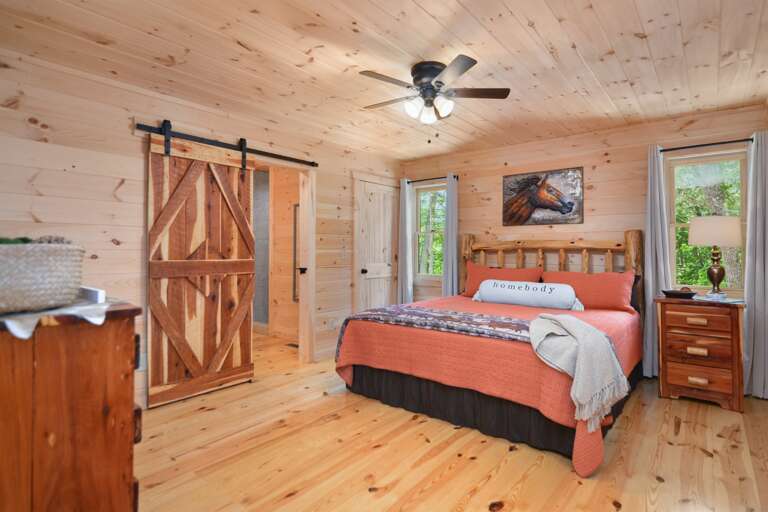 King Master suite on main level w/ ensuite bathroom