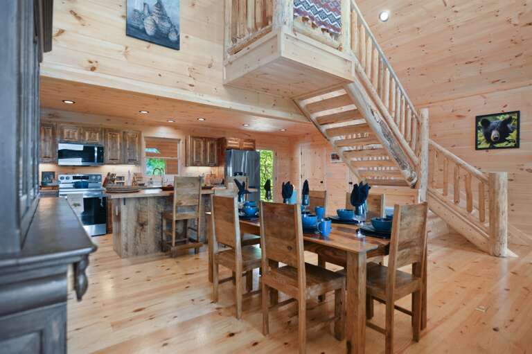 Dining area and room- sits 6 people