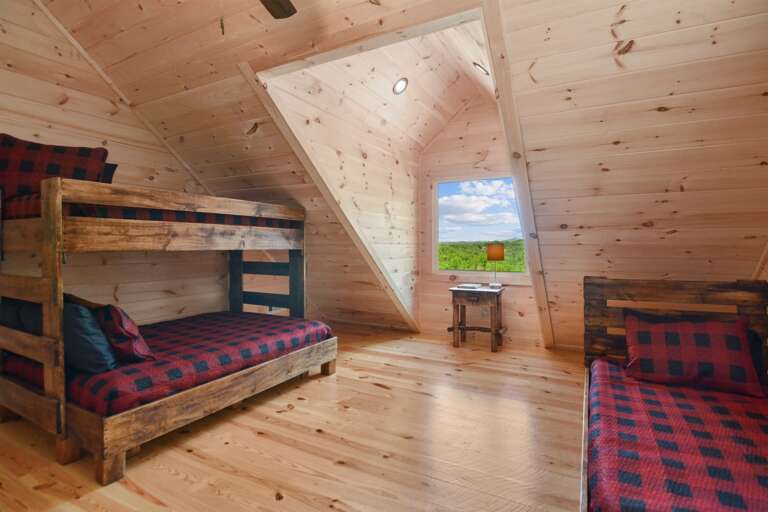 Bunk Room w/mtn views