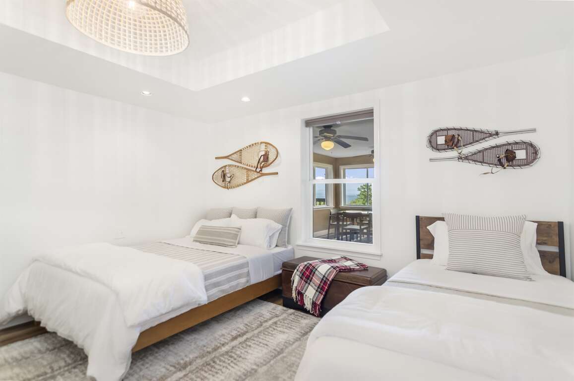 Additional bedroom in basement  Additional bedroom in basement