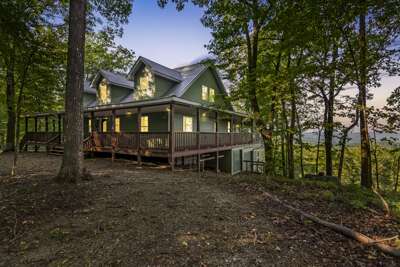 Front view of year round mtn views