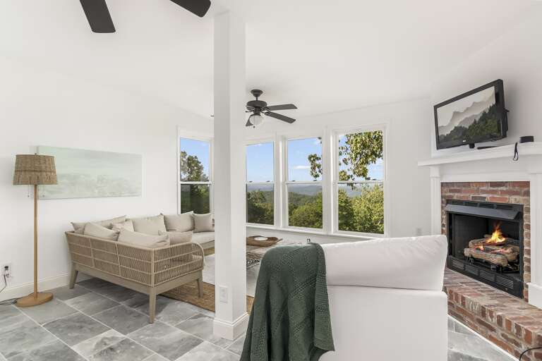 Secondary living room - Upstairs 