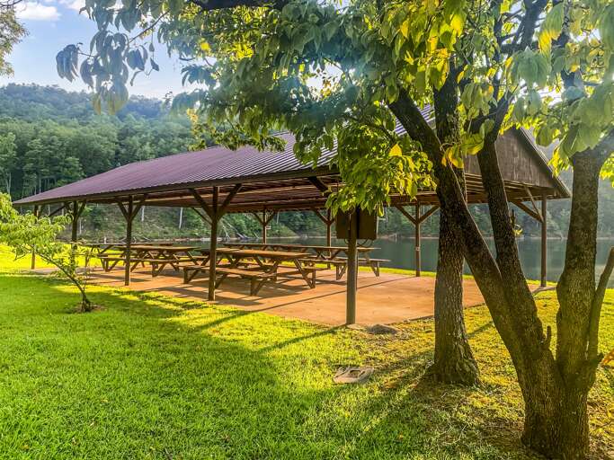Neighborhood picnic tables 