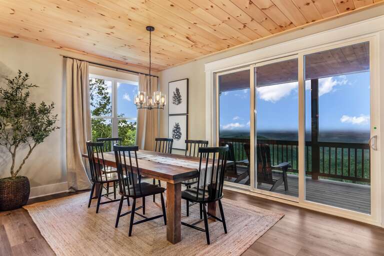 Dining table w/ 6 chairs