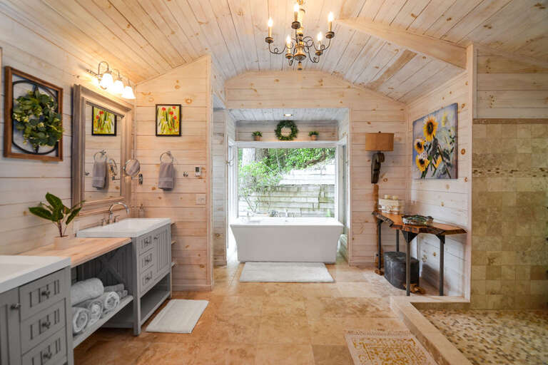 Large Master King with Ensuite Bathroom Large Master King with Ensuite Bathroom