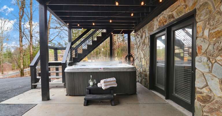 Enjoy the new 6 person hot tub while sipping a glass of wine and/or stargazing. Enjoy the new 6 person hot tub while sipping a glass of wine and/or stargazing.