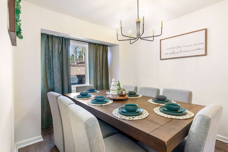 Formal dining area w/ 8 chairs 