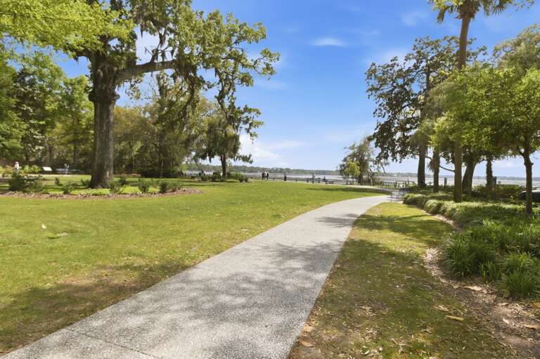 Scenic park setting ideal for relaxation and outdoor enjoyment. 