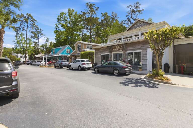 Hair Salon, Mexican, BBQ, Pizza, and many more restaurants