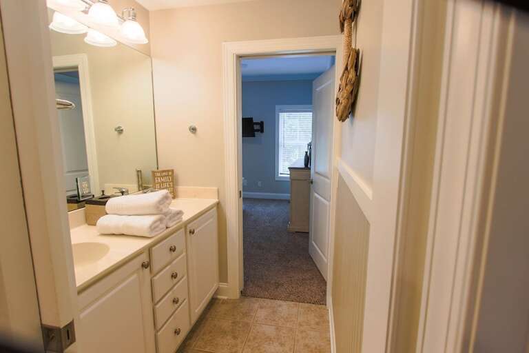 Bathroom 2 opposite view