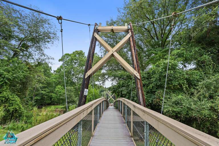 Fife Bridge and the river to enjoy.