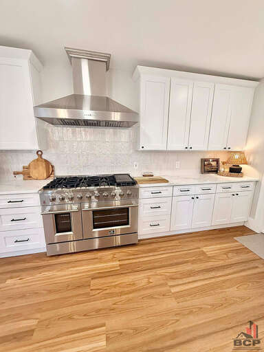 Top of the line appliances - 6 burner stove and double oven