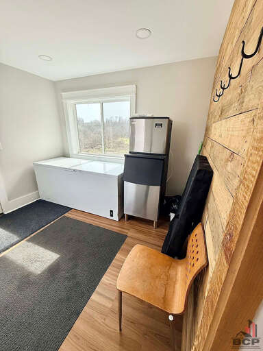 Deep freezer and commercial ice machine 