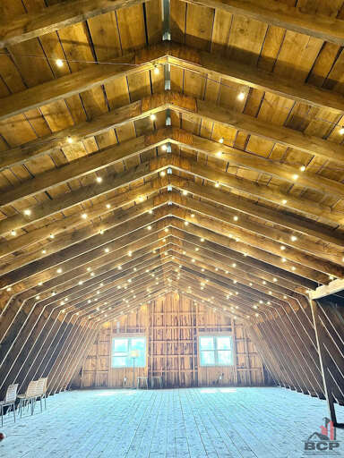 Barn/Play area 