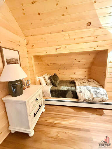 Bunk Room - 5 bunks 