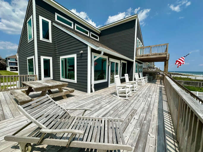 Oceanfront deck