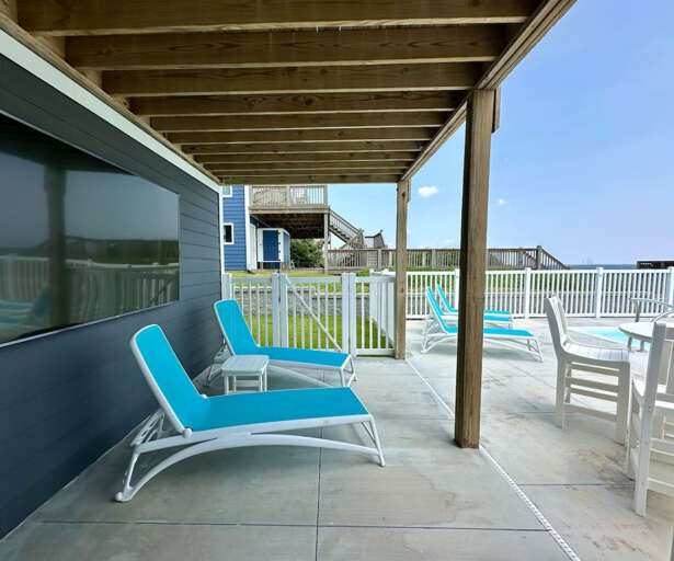 Cool lounge area with TV