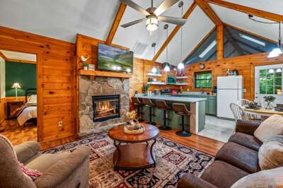 Smoky Mountain Cabin w/ Hot Tub, Near Attractions