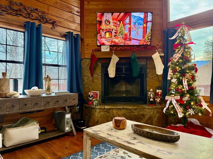 Beautiful Mountain View Cabin in Sevierville