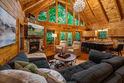 Luxury Cabin with Mountain Charm