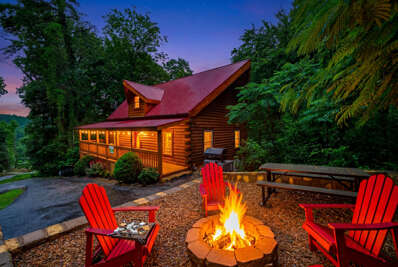 Luxury Mountain Cabin with Hot Tub