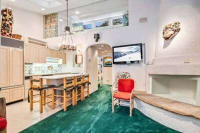 Vail Village Condo, Walk to Ski Lift