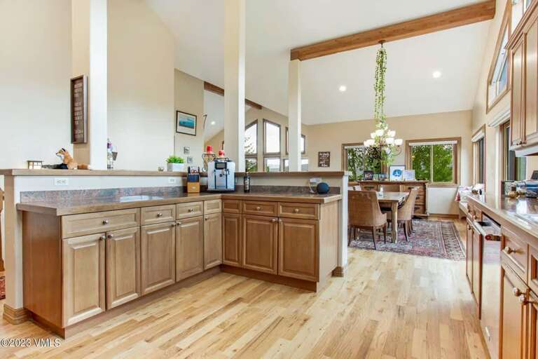 6 bd 5 Bath, 5k sq ft Ski Home, Close to Vail & BC