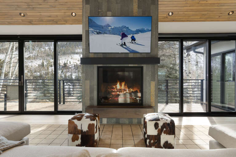 Luxe Vail Getaway Home | Hot Tub and Garage