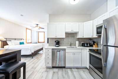 The Bartlum - Steps to Duval Street