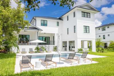 Larkshine House at Lunara Bay