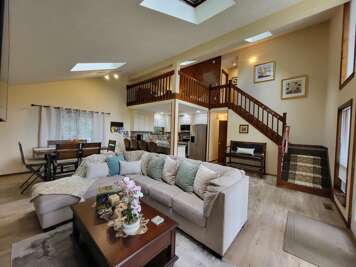 Dog-Friendly Home, Sleeps 10, Game Room & Fire Pit