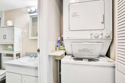 Surfside Club 109 - Blue Umbrella