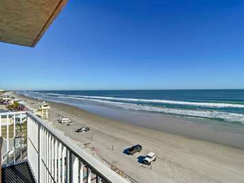 Stunning view of the expansive shoreline, perfect for enjoying the coastal lifestyle.