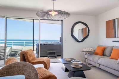 Duplex with Private Spa & Sea View