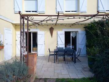 Apartment with pool and leisure facilities