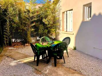 Semi-detached House with Garden
