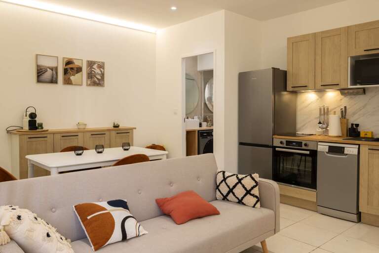 Serignan Apartment Rental