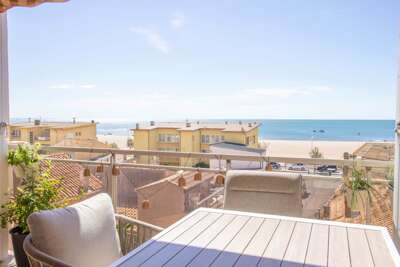 Cosy Apartment with Sea View & Parking