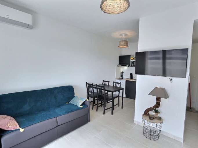 Serignan Studio Rental