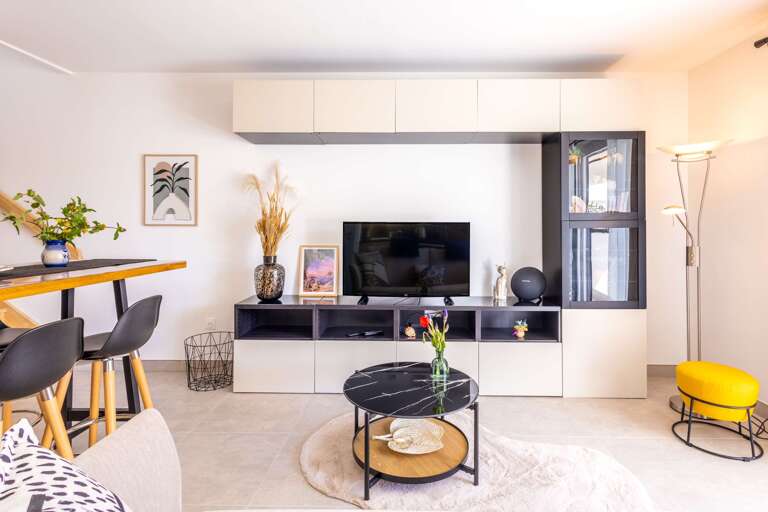 Serignan Apartment Rental