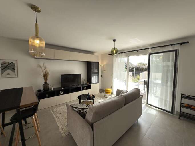 Serignan Apartment Rental