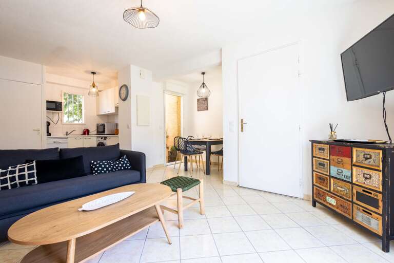 T3 House 50 m from the Beach, Parking & PoolSummary