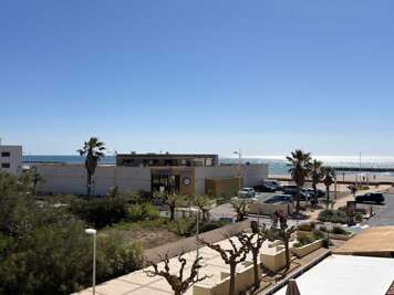 Valras Apartment with Sea View