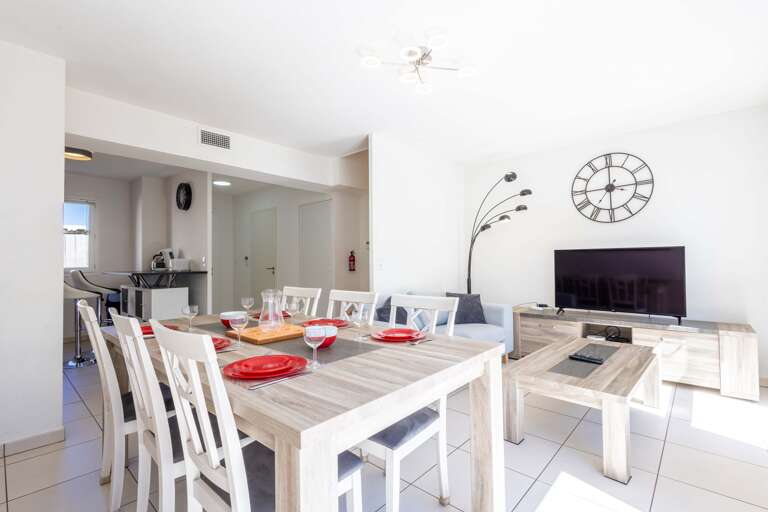 Serignan Home Rental
